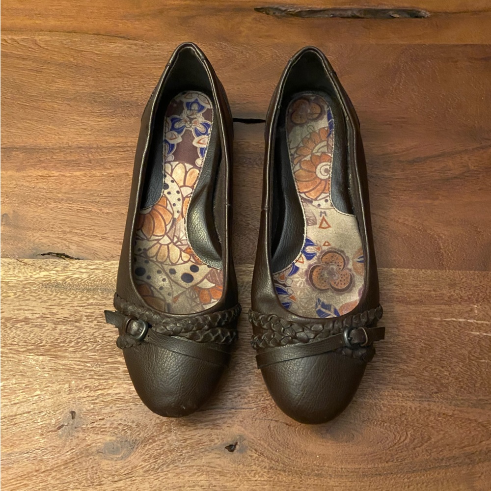 B.o.c chocolate brown ballet flats size 10